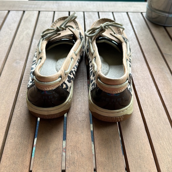 Brown and leopard SPERRY topsiders! Size 7.5 in excellent condition. - Picture 5 of 6
